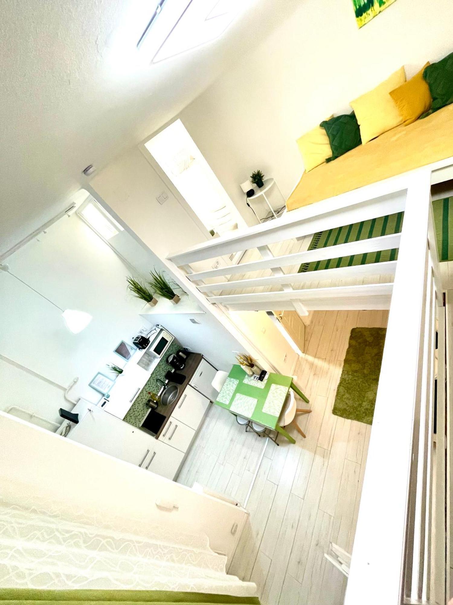 Teresian Apartment Near The Andrassy Street Free Air Conditioner Free Coffee Budapeste Exterior foto